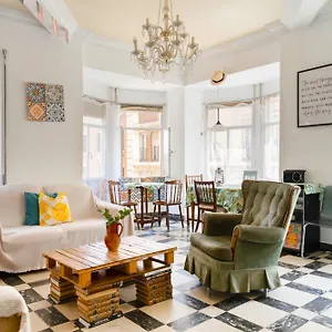 https://vintage-flat-malaga-gran-piso-para-grupos.1costadelsol.com